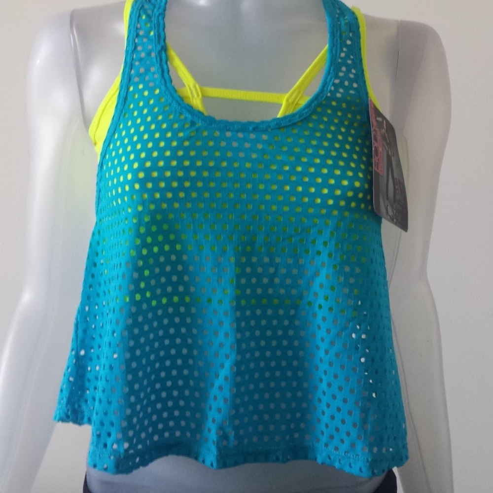 Tank top sport for womens. NWT. One size.